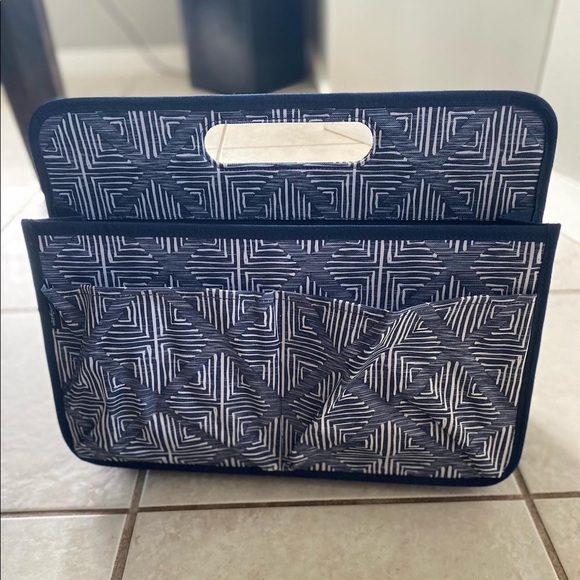 SOLD - Thirty-One Tote NWOT - Picture 2 of 3